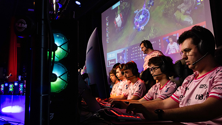 Beques de col·laboració amb el projecte universitari eSports de la UB